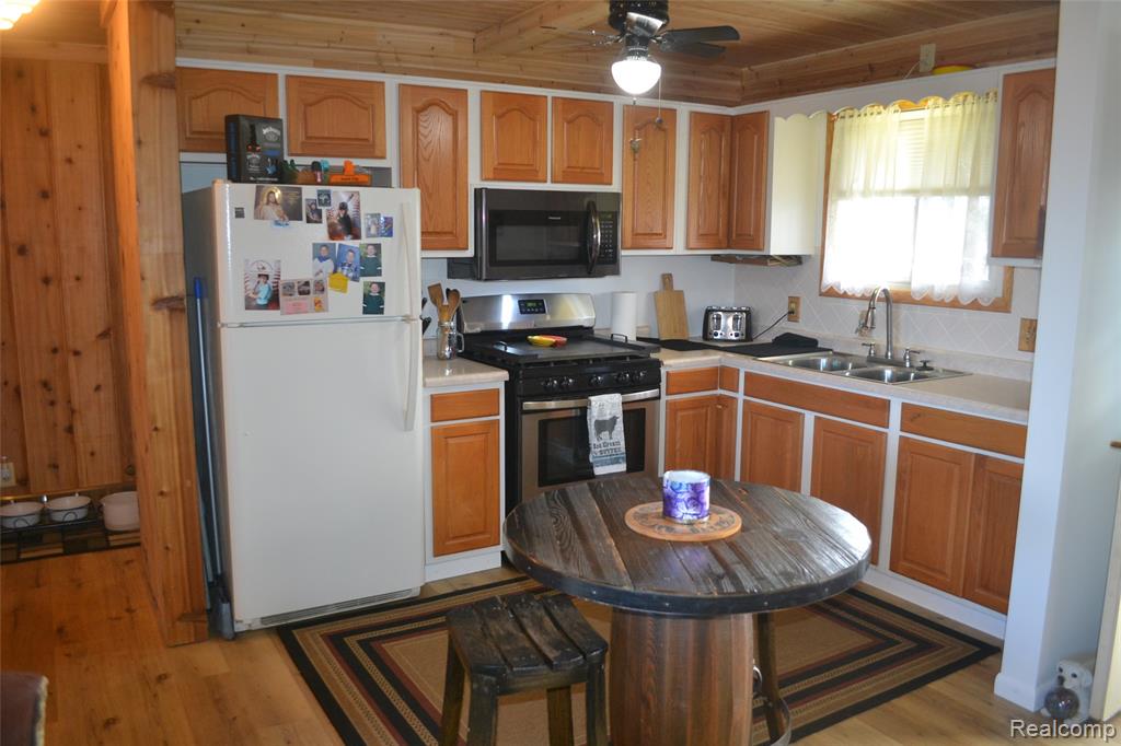 2347 E Bay Ridge Drive, Au Gres, MI 48703 — Photo 11