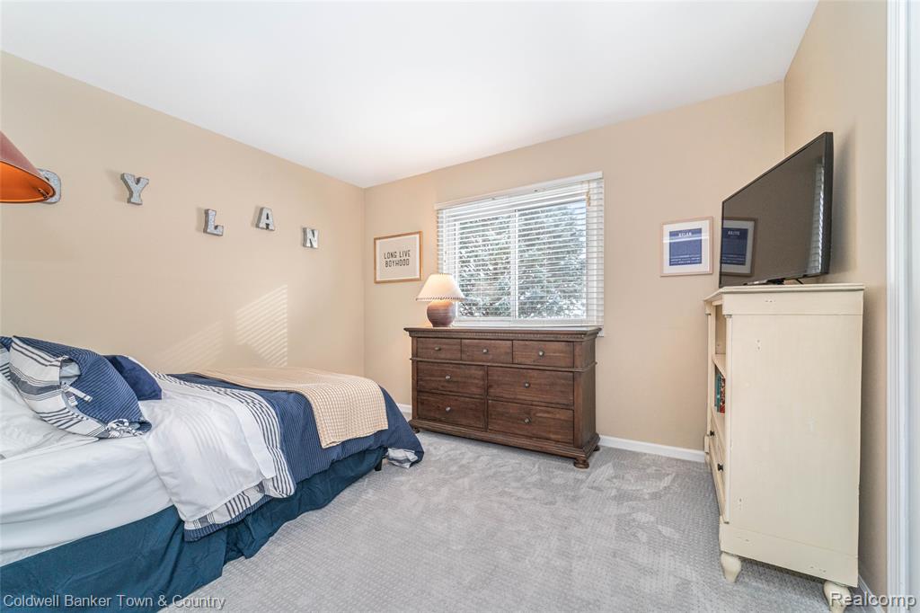 539 Dorchester Way, Milford, MI 48381 — Photo 37