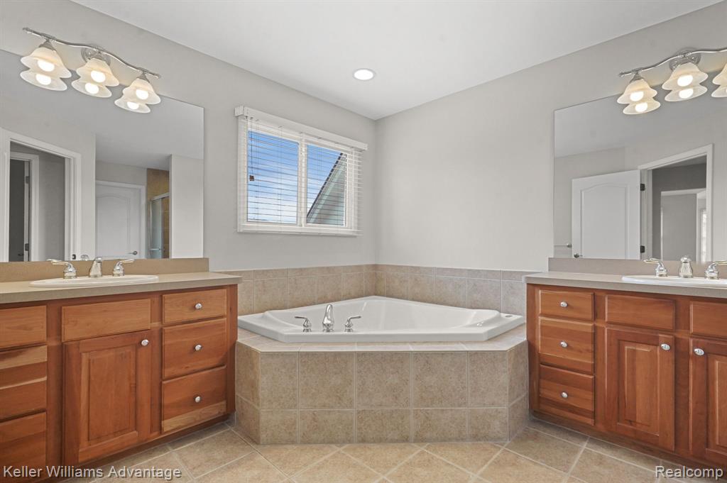 47232 MERION Circle, Northville, MI 48168 — Photo 38