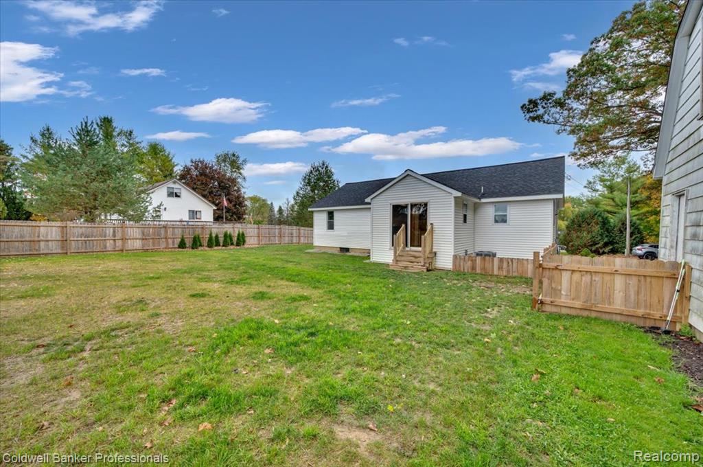 152 Mapleleaf Road S Mapleleaf Road, Lapeer, MI 48446 — Photo 23