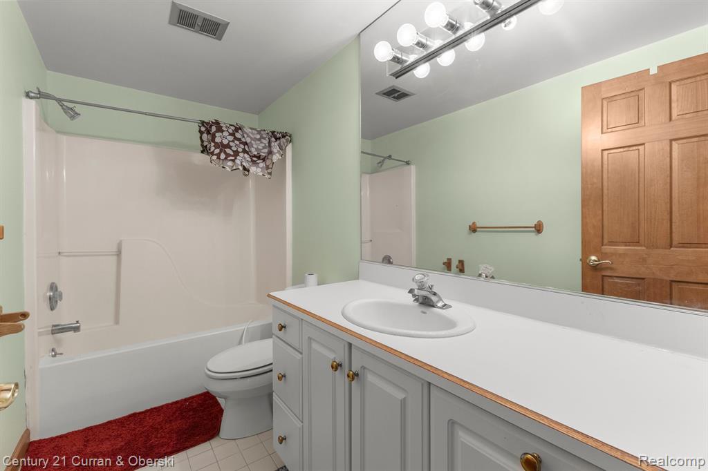 11843 LAWRENCE Road, Brooklyn, MI 49230 — Photo 45