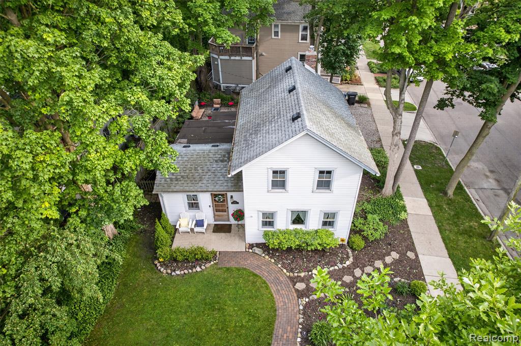 623 W Liberty Street - Photo 2