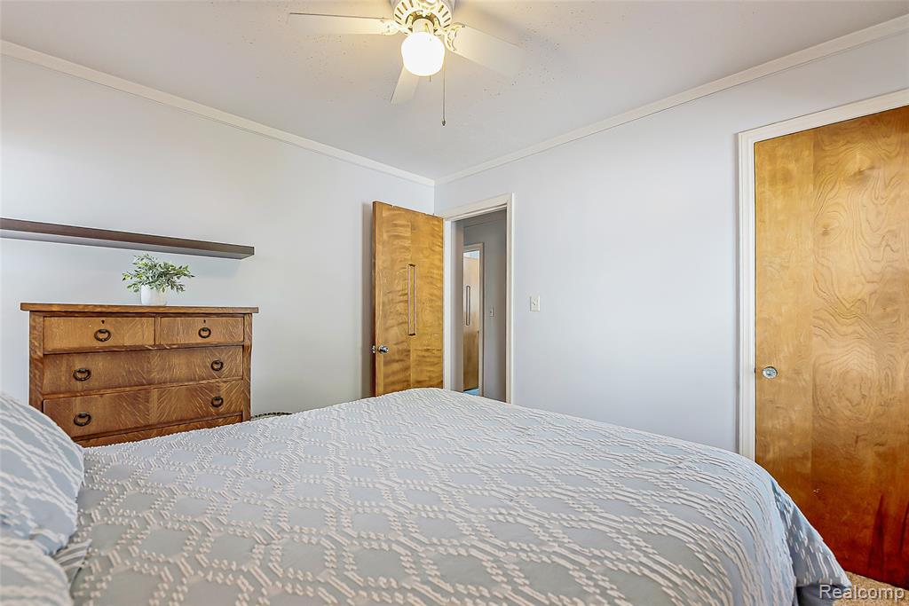 417 Helene Avenue, Royal Oak, MI 48067 — Photo 15