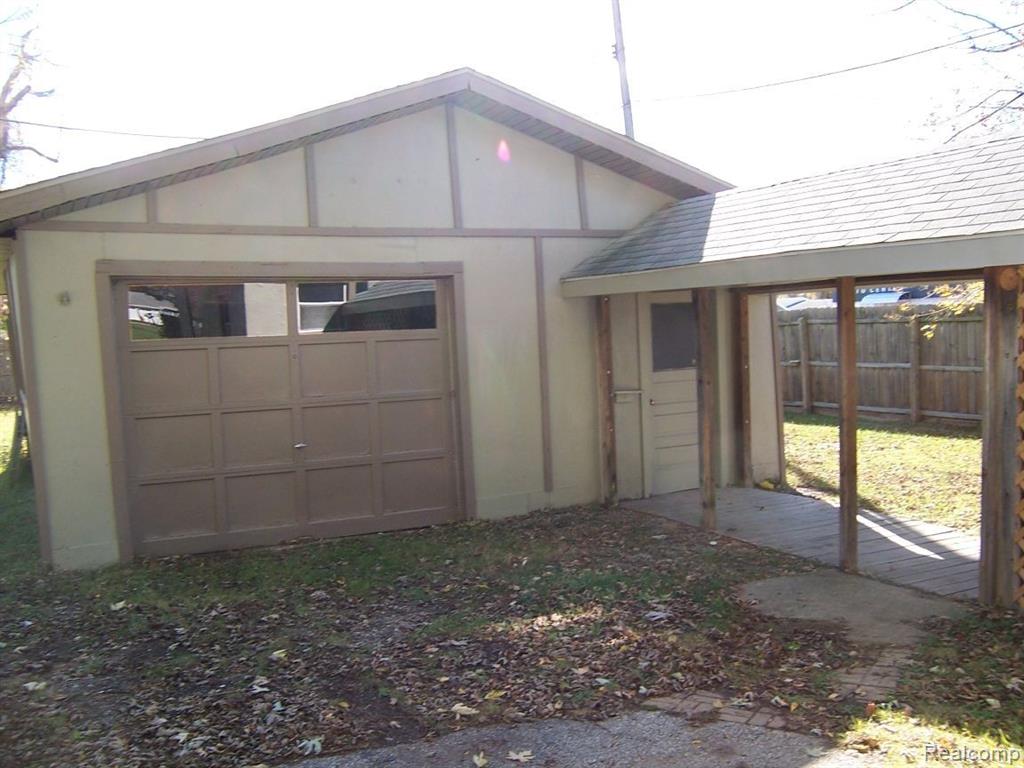 3255 Harrington Road, Port Huron, MI 48060 — Photo 4