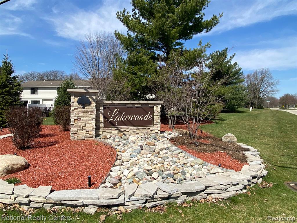 22533 CRANBROOKE Drive, Novi, MI — Photo 32