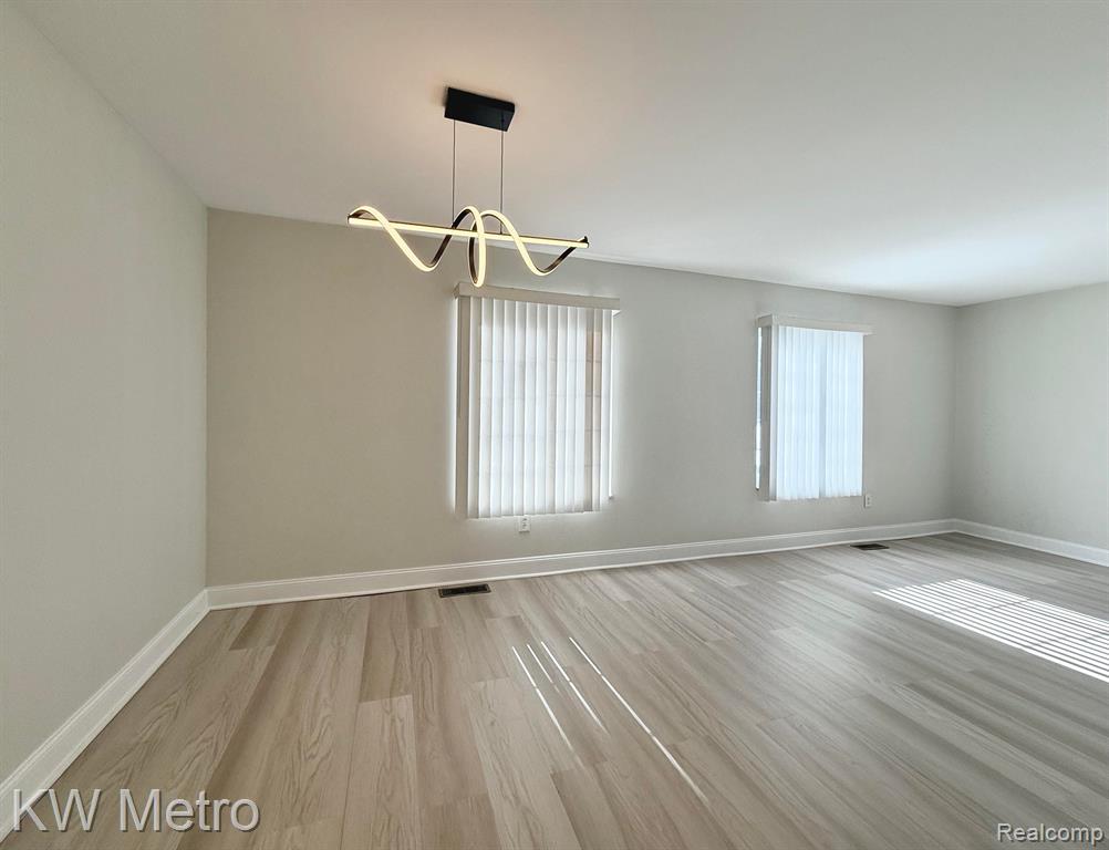 666 E FOX HILLS Drive, Bloomfield Hills, MI 48304 — Photo 9