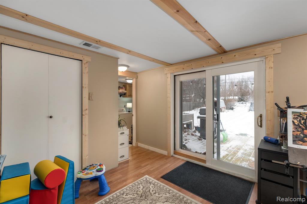 6092 Northrup Drive, Waterford, MI 48329 — Photo 14