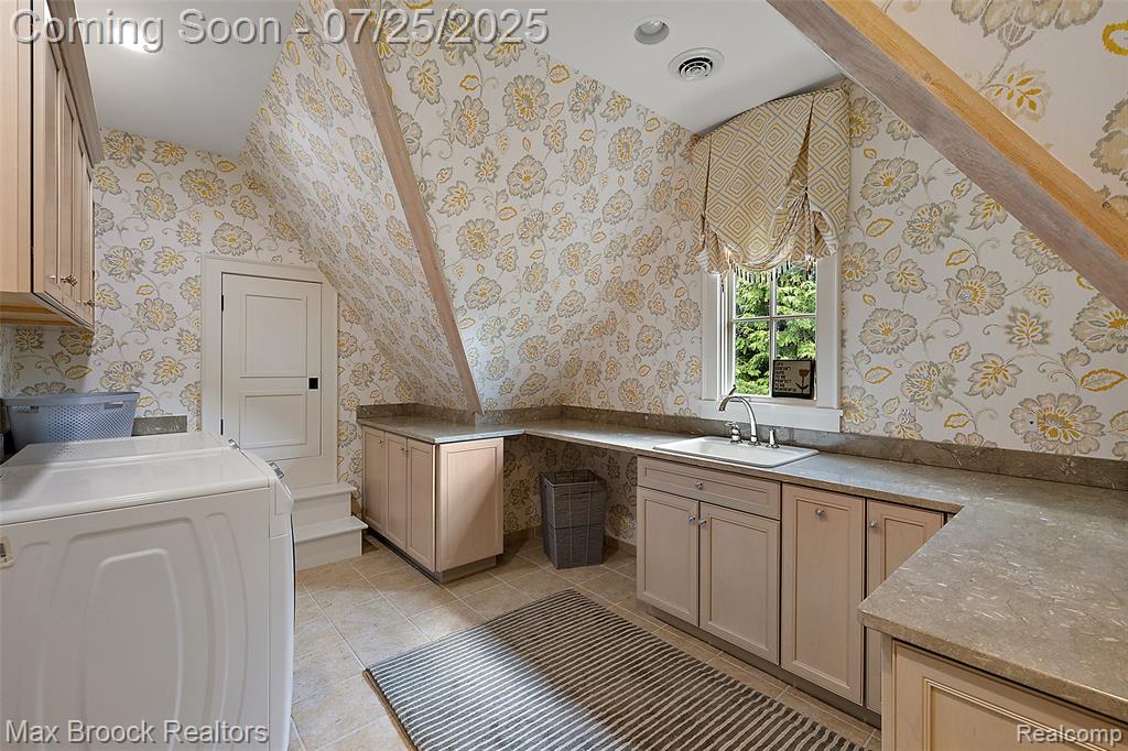 72 Lone Pine Road, Bloomfield Hills, MI 48304 — Photo 34