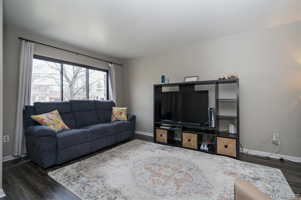 47303 Nola Drive, Macomb, MI 48044 — Photo 8