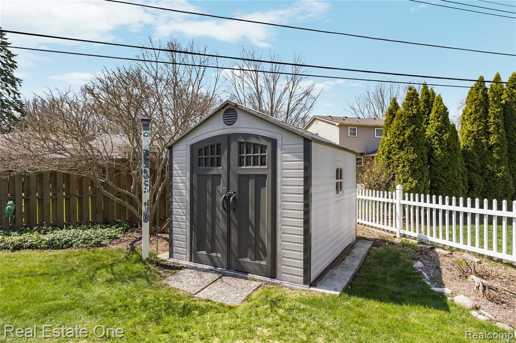 25202 Anchorage Street, Harrison Township, MI — Photo 4