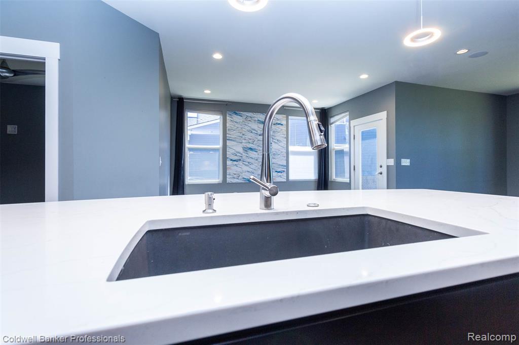 50047 Norfolk Court, Canton, MI 48188 — Photo 12