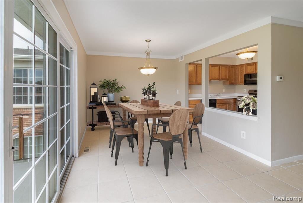 500 FOX HILLS Drive N, A-8, Bloomfield Hills, MI 48304 — Photo 8