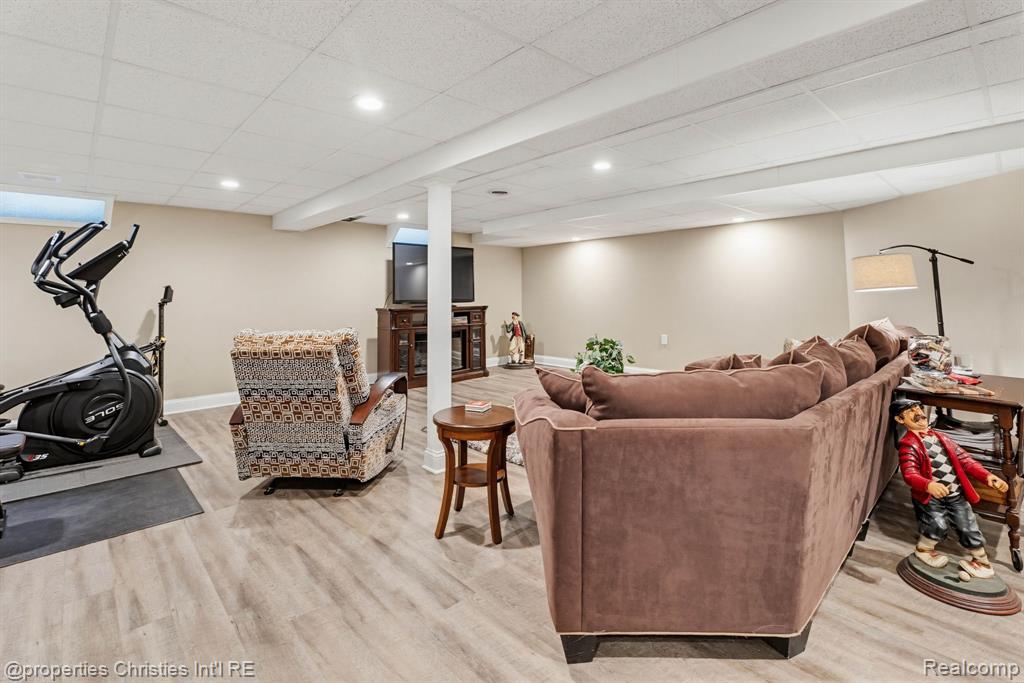 14281 Bournemuth Drive, Utica, MI 48315 — Photo 64