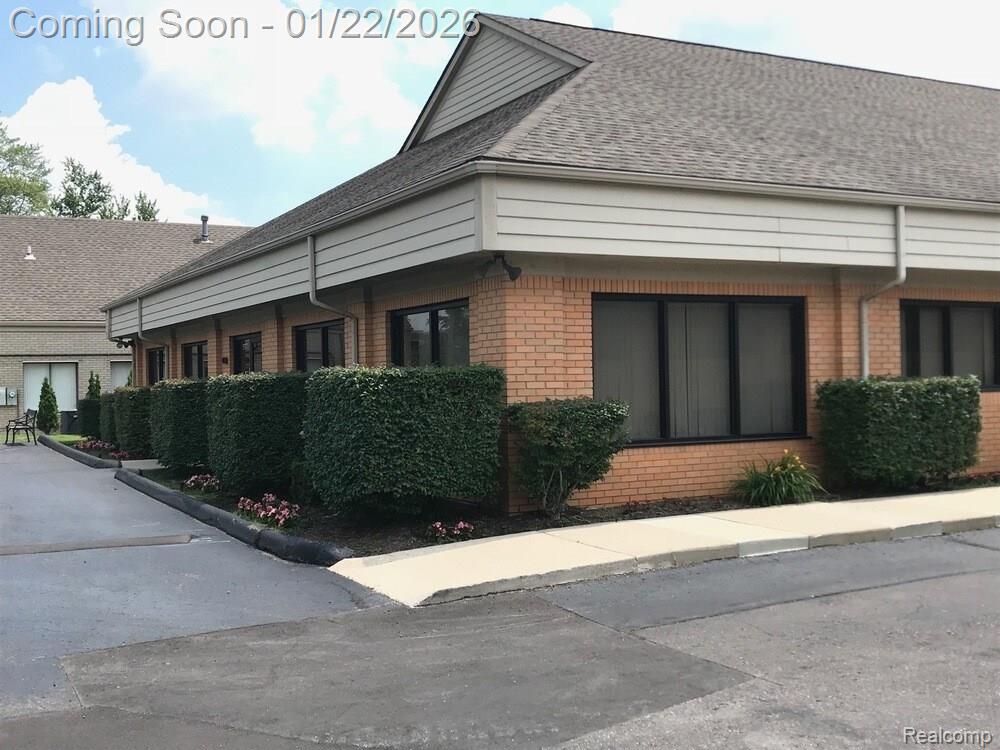 5757 W Maple Road, West Bloomfield, MI — Photo 3