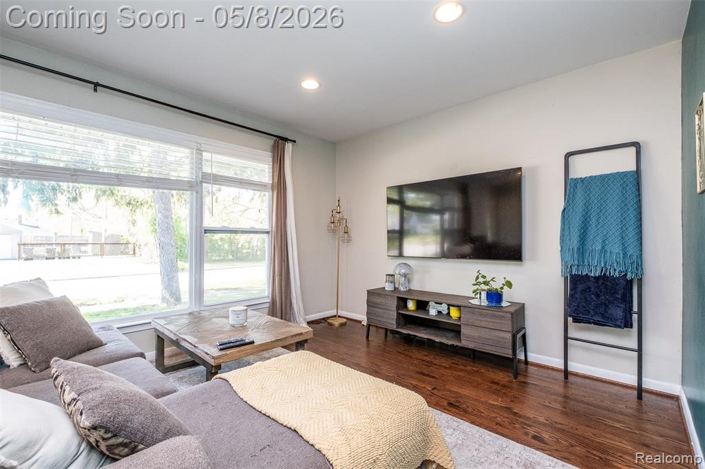 8796 Saratoga Street, Oak Park, MI 48237 — Photo 9