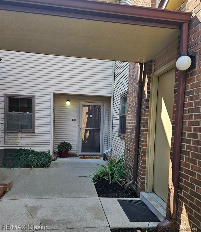 6740 Ridgefield Circle, 103, West Bloomfield, MI — Photo 34