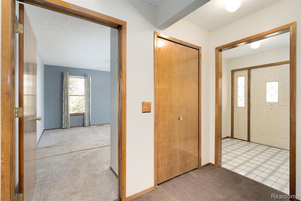 9721 Klais Road, Clarkston, MI 48348 — Photo 20