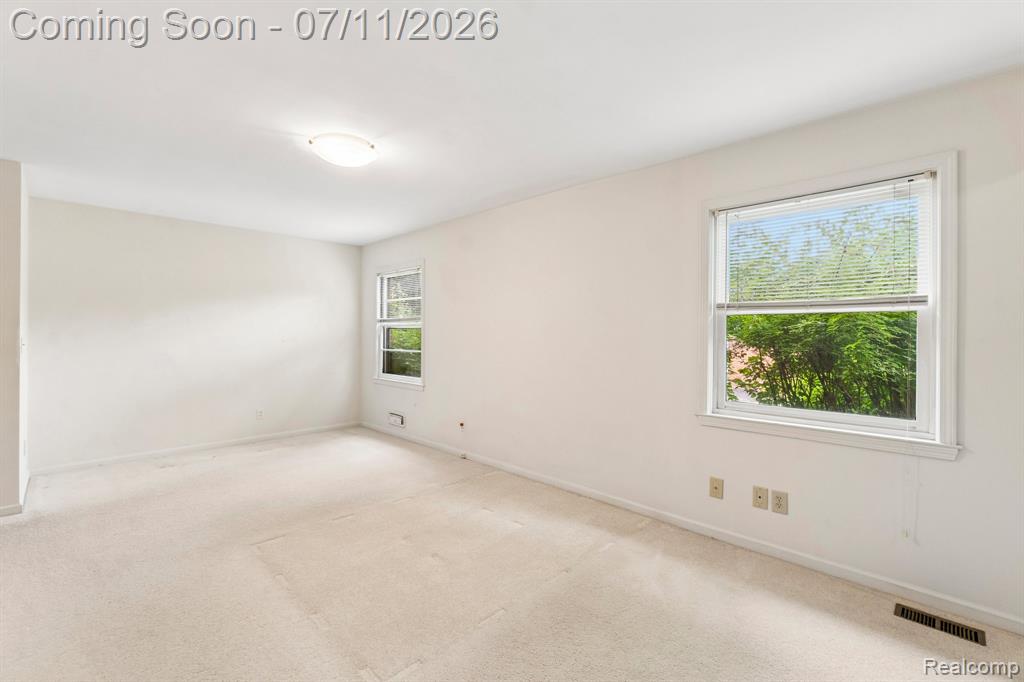 6105 Gilbert Lake Road, Bloomfield Hills, MI 48301 — Photo 27