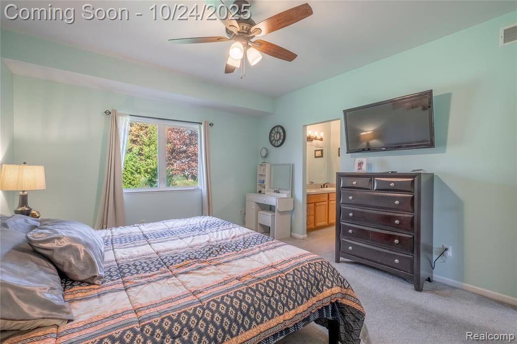 6090 Raphael Court, White Lake, MI 48383 — Photo 16