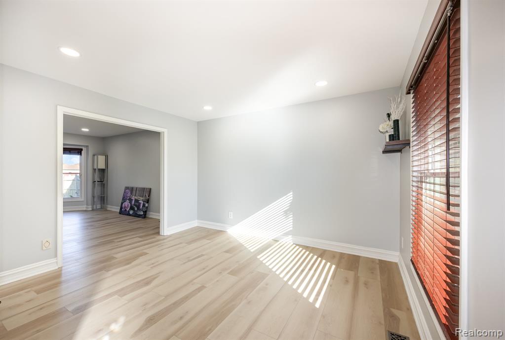 53005 Gregory Drive, Macomb, MI 48042 — Photo 18
