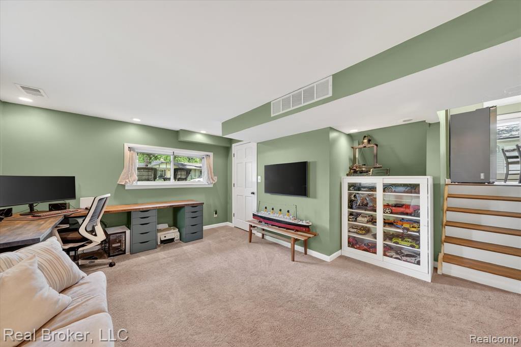 6551 Duffield Street, West Bloomfield, MI 48324 — Photo 17