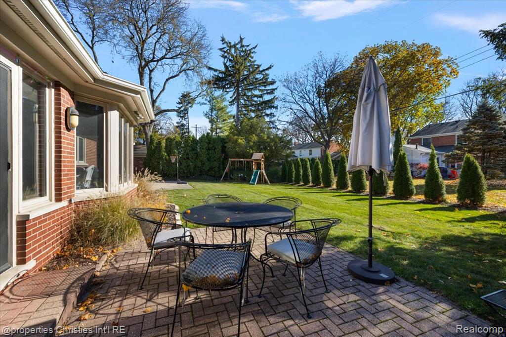 2579 Amberly Road, Bloomfield, MI 48301 — Photo 54