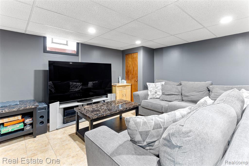 9864 Fox Avenue W, Allen Park, MI 48101 — Photo 21