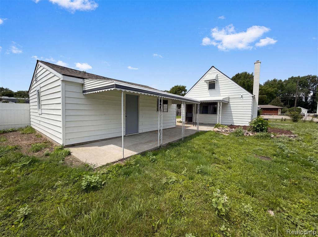 5456 Northlawn Drive, Sterling Heights, MI 48310 — Photo 18