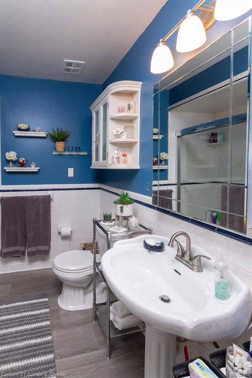 4417 BEDFORD Street, Dearborn Heights, MI 48125 — Photo 19