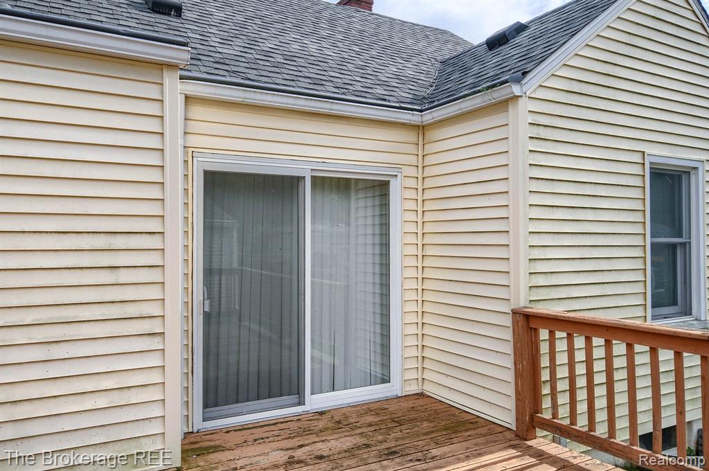 802 W HEMPHILL Road, Flint, MI 48507 — Photo 5