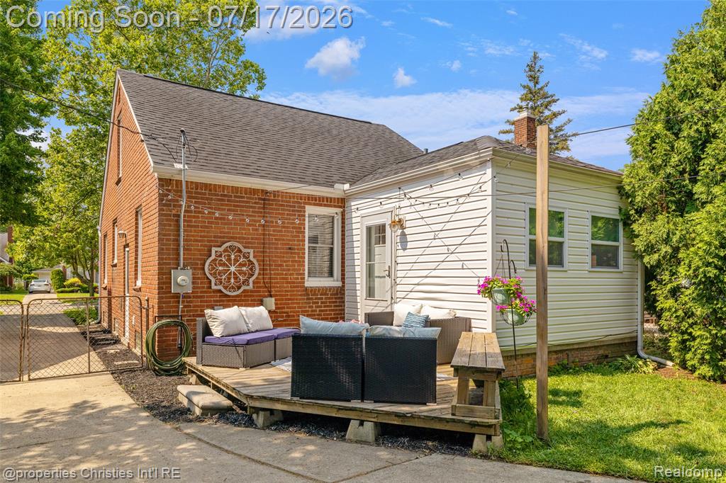 20855 Lochmoor Street, Harper Woods, MI 48225 — Photo 36