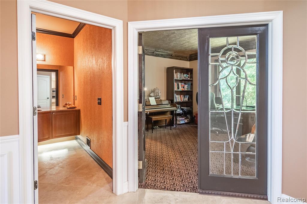 4575 Forest Edge Lane N, West Bloomfield, MI 48323 — Photo 28
