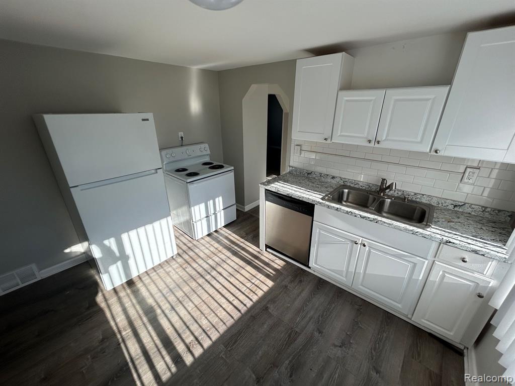 4234 BEACH Street, Ecorse, MI 48229 — Photo 3