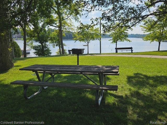 470 Oak Grove Drive, Lake Orion, MI 48362 — Photo 8