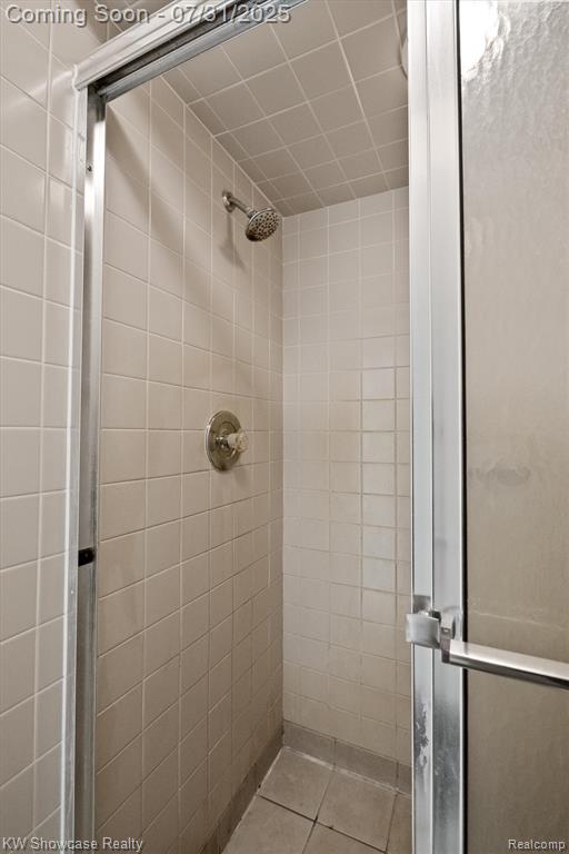 9523 Chaumont Drive, Commerce Twp, MI 48382 — Photo 11