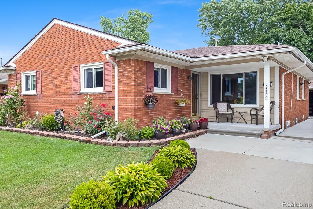 8100 Lochdale Street, Dearborn Heights, MI 48127 — Photo 27