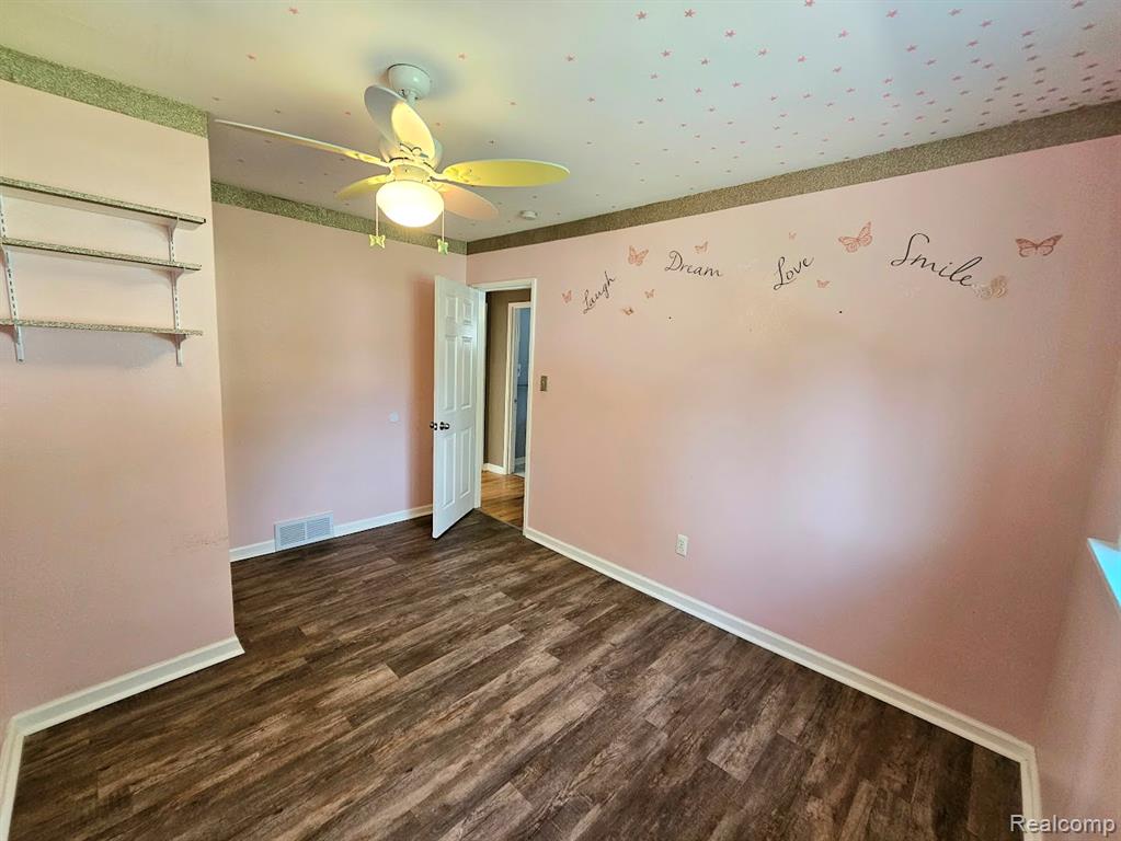 9994 Deering Street, Livonia, MI 48150 — Photo 24