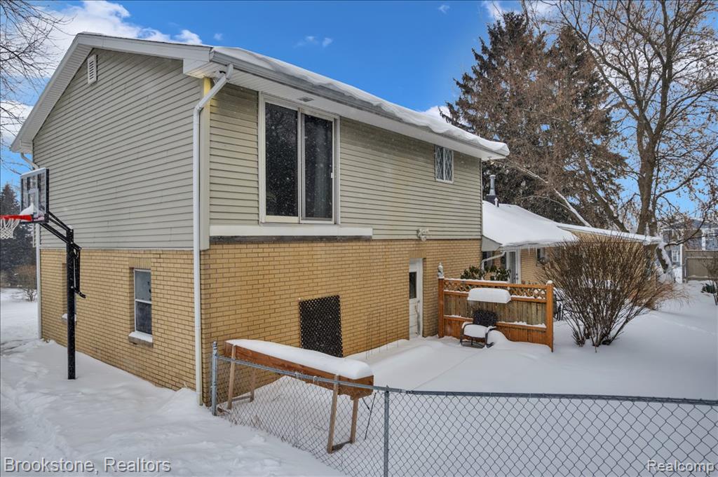 4785 Sylvanview Drive, Clarkston, MI 48348 — Photo 27