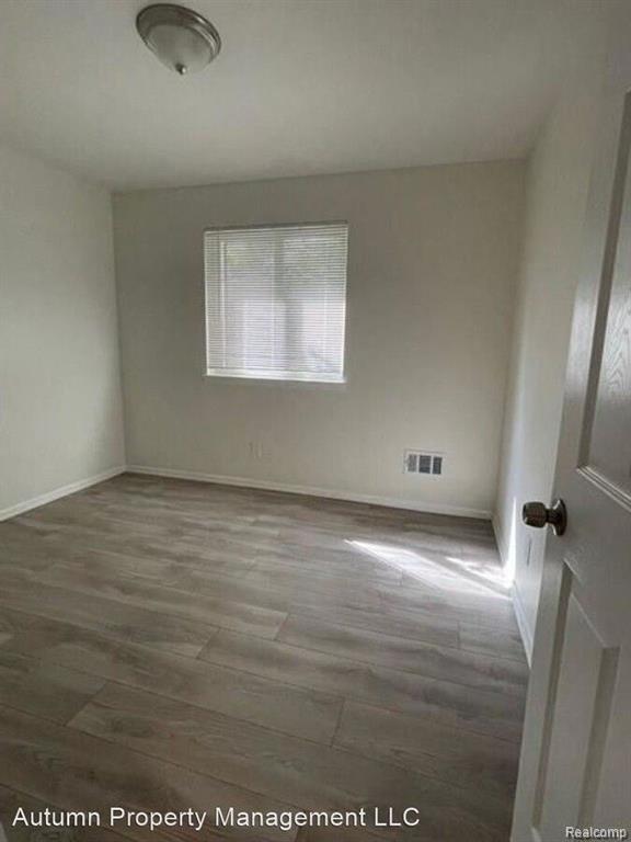 8475 ESSEX Avenue, Warren, MI 48089 — Photo 7