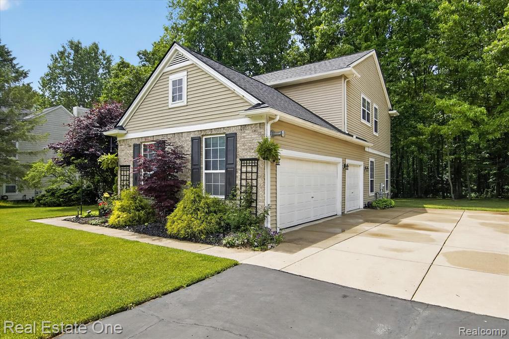 1972 Woodridge Court, Highland, MI — Photo 4