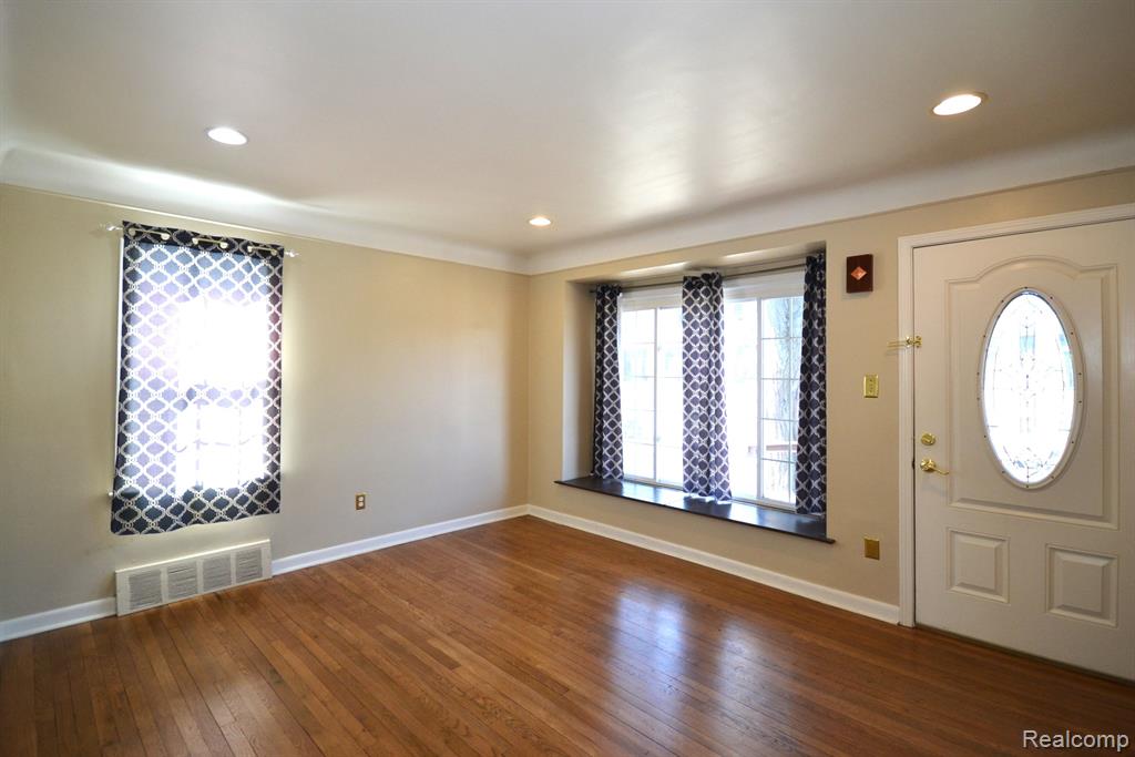 4082 ROYAL Avenue, Berkley, MI 48072 — Photo 4
