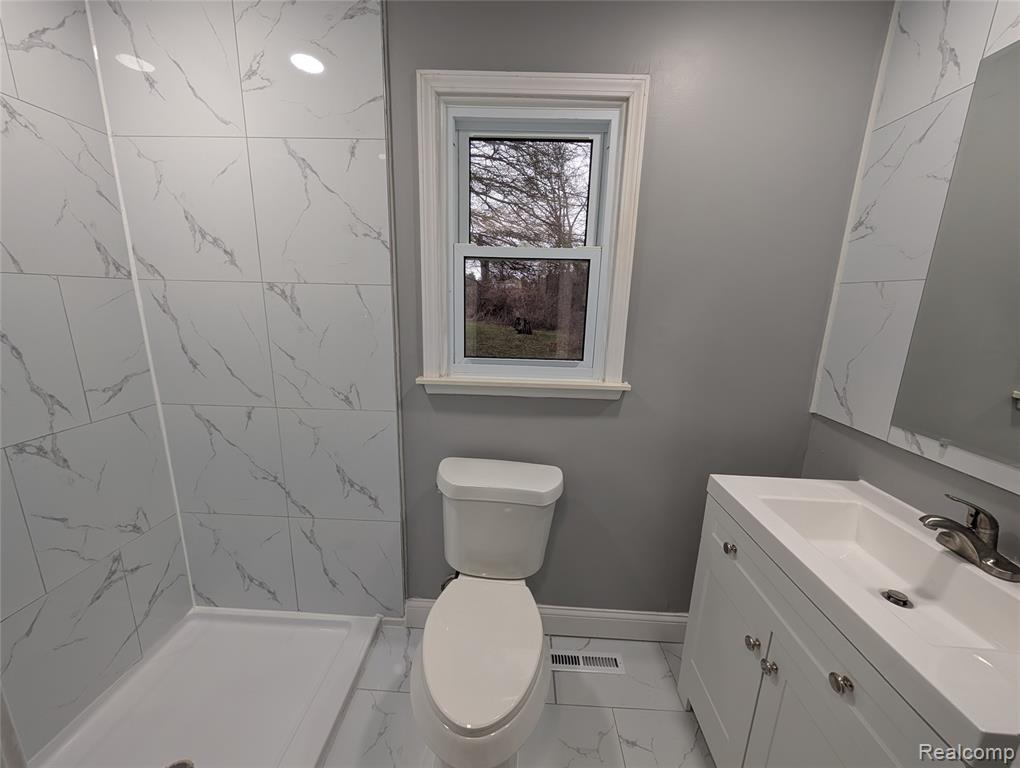 6353 Perry Road, Grand Blanc, MI 48439 — Photo 42