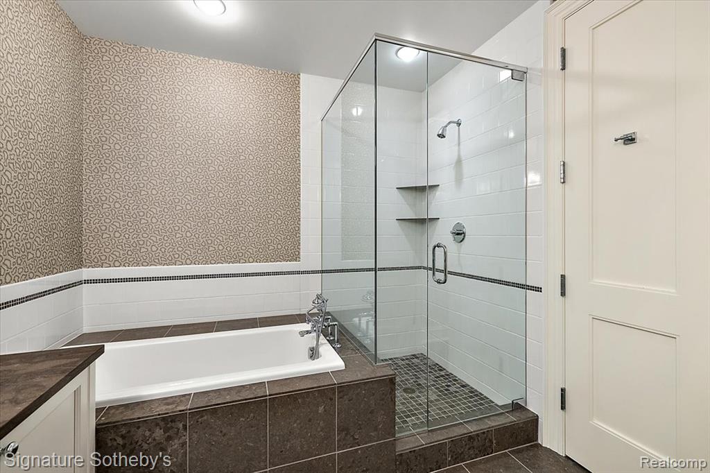 200 Woodland Villa Court, Birmingham, MI 48009 — Photo 66