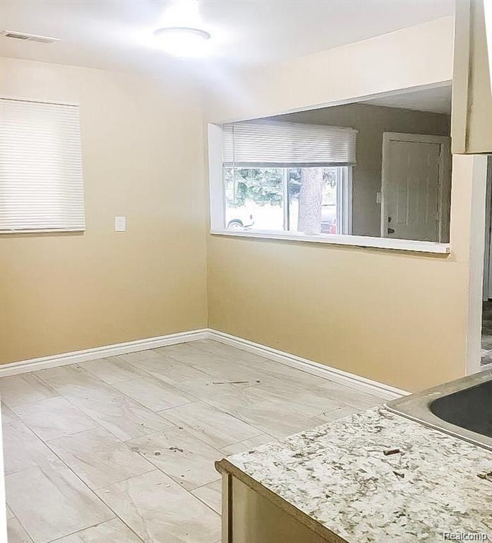 15470 MAPLERIDGE Street, Detroit, MI 48205 — Photo 18