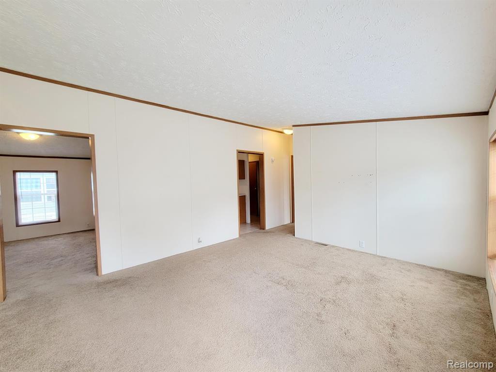 93 Woodcrest Drive, Swartz Creek, MI 48473 — Photo 12