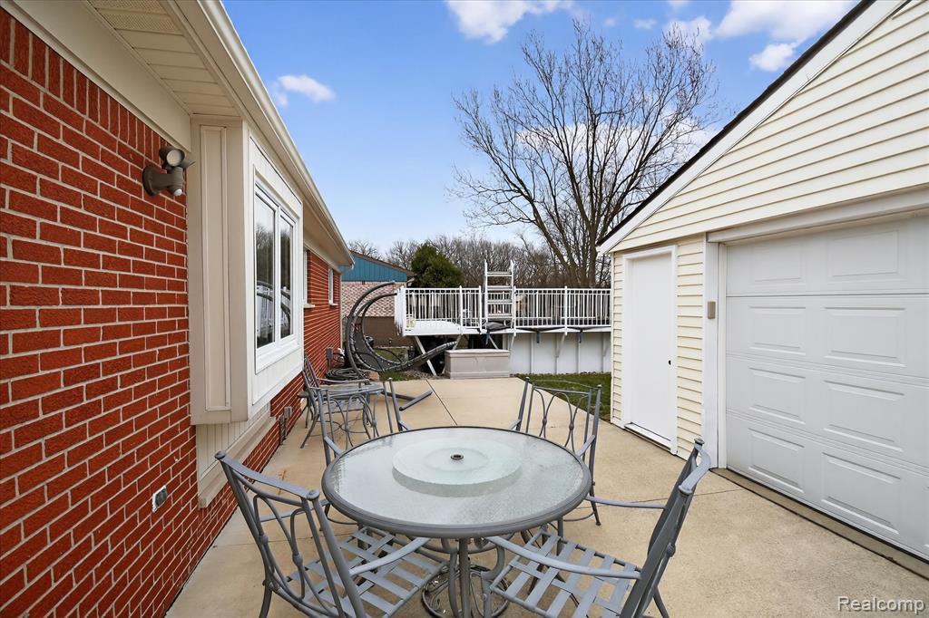 19523 Plumwoode Court, Brownstown, MI 48183 — Photo 36