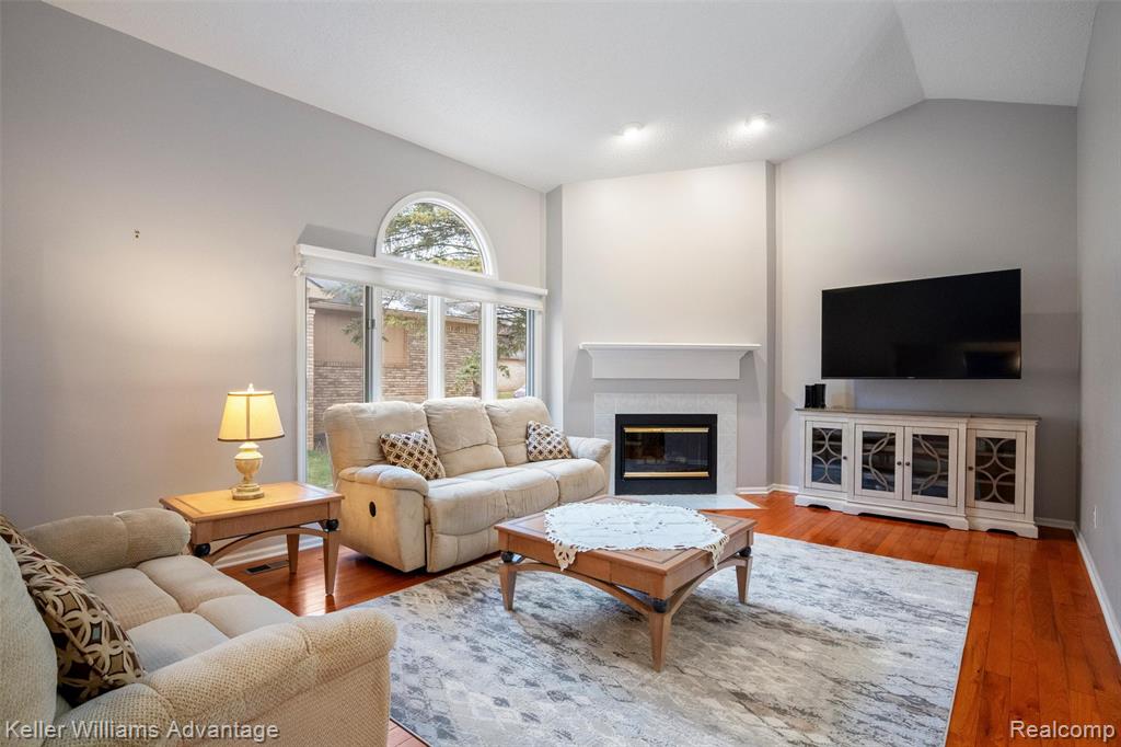 35173 Knollwood Lane, Farmington, MI 48335 — Photo 10