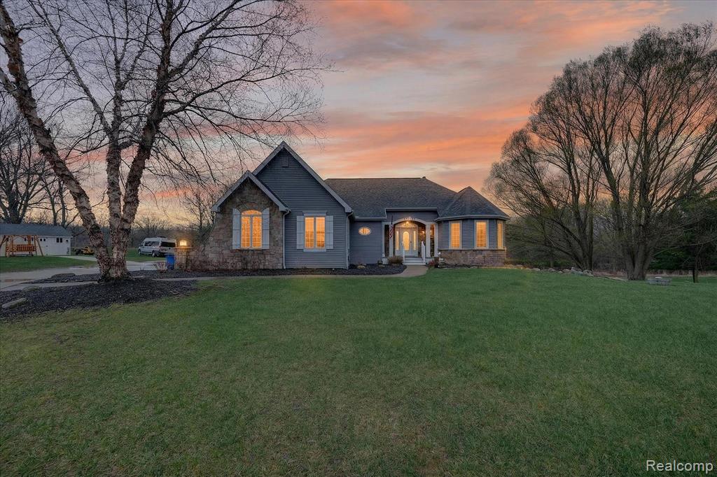 9254 Willowgate, Goodrich Vlg, MI — Photo 2