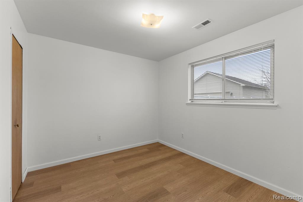 4921 GERTRUDE Street, Dearborn Heights, MI 48125 — Photo 19