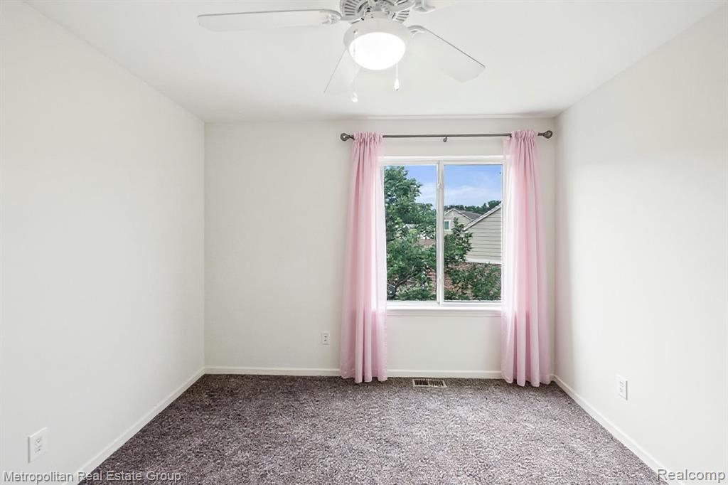30207 Viewcrest Court, Novi, MI 48377 — Photo 22
